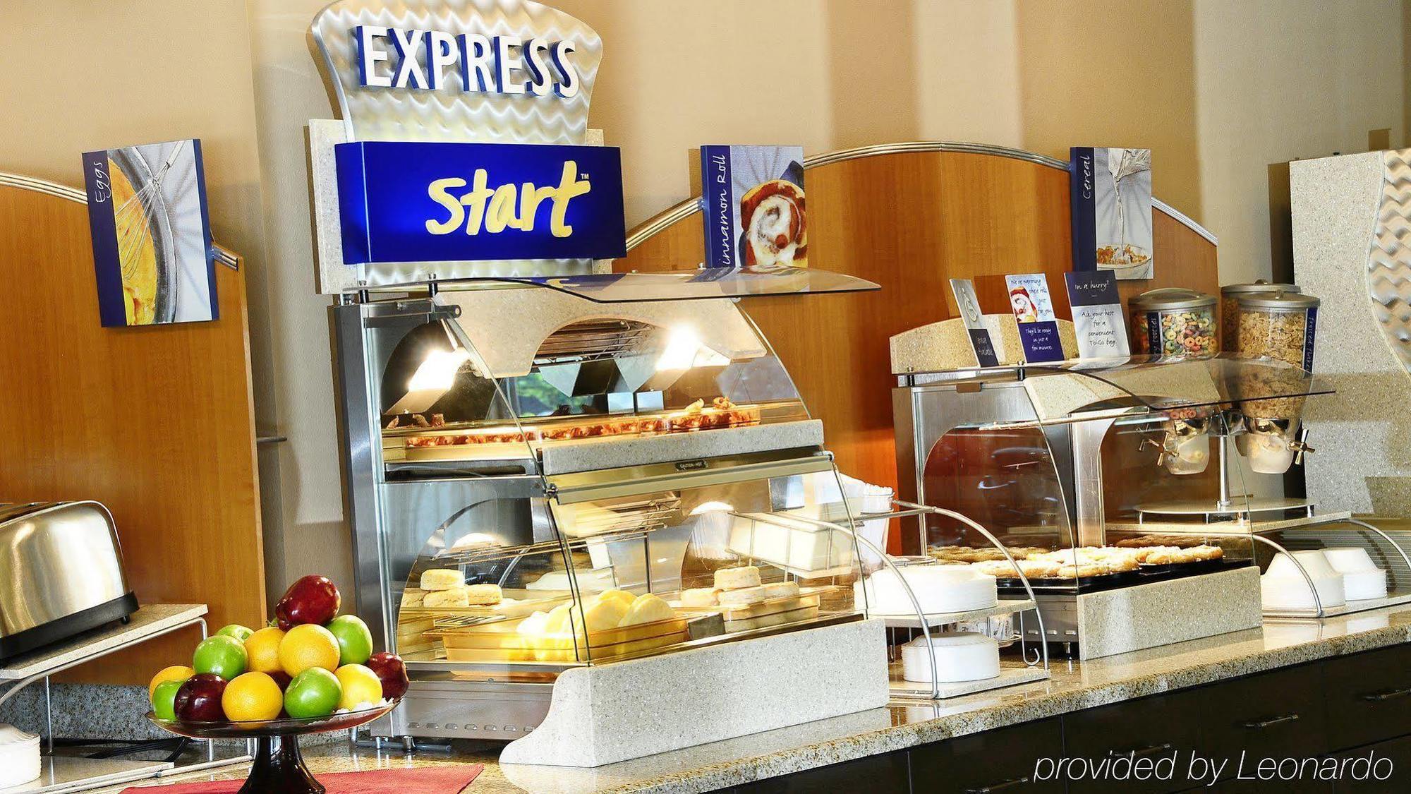 Holiday Inn Express - Delafield, An Ihg Hotel Esterno foto